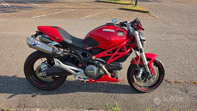 Ducati monster 696 plus