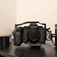 FUJI XS20  con cage, maniglia, batteria riaerva 