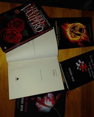 lotto libri Twilight e Hunger Games 