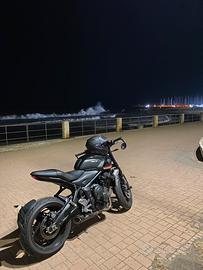 Trident 660