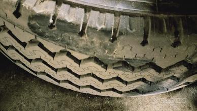 varie gomme e cerchio leggi