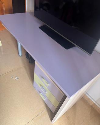 Scrivania allungabile lilla e verde