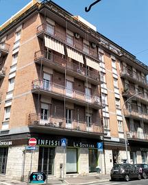 Piazza Buozzi - da ristrutturare C476