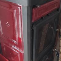 Stufa a legna in maiolica