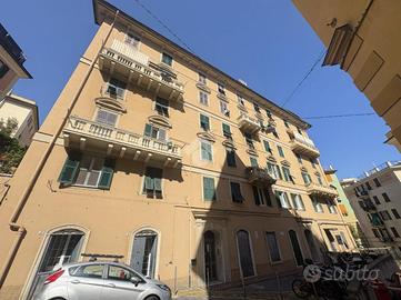 4 LOCALI A GENOVA