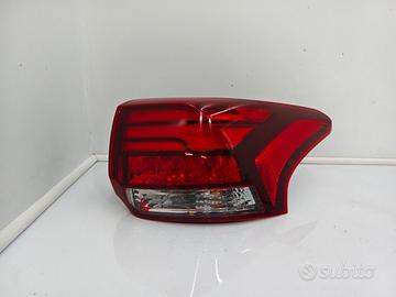 Faro fanale stop post dx mitsubishi outlander iii