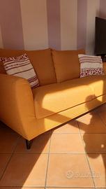 Divano colorato moderno