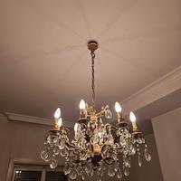 Lampadario con gocce di cristallo