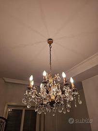 Lampadario con gocce di cristallo