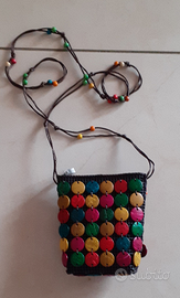 Borsello con bottoncini in legno colorato