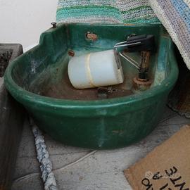 Abbeveratoio con galleggiante