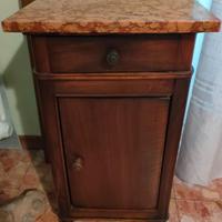 comodino con marmo rosso maculato