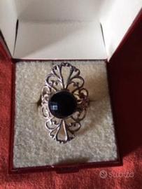Anello vintage in argento con pietra nera stupendo