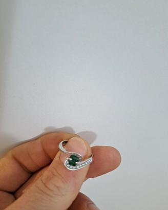 Anello oro bianco pietra smeraldo