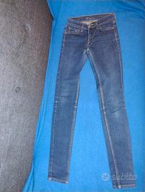 Jeans Levi's donna usati ma ancora buoni