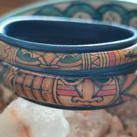 Bracciali etnici in cuoio