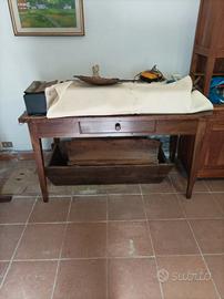 tavolo di noce antico
