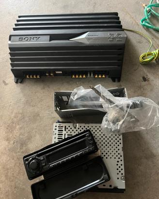 Autoradio più amplificatore