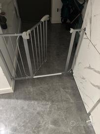 Cancello e scrivania