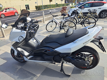 Yamaha tmax 500 white max