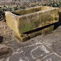 Antica vasca in pietra