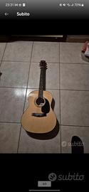 Chitarra acustica 