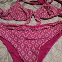 Bikini IU Rita Mennoia