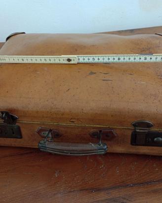 Valigia di cartone vintage
