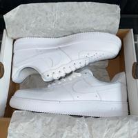 Nike Air Force 1 07 Classic Low-Top, Bianco / 40