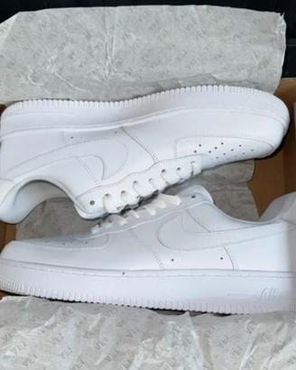 Nike Air Force 1 07 Classic Low-Top, Bianco / 40