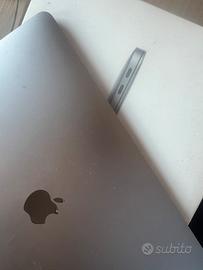 MACBOOK AIR 2019 13” core i3 8GB RAM 256GB (intel)