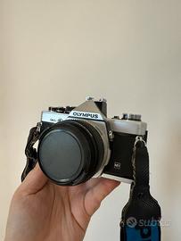 Olympus macchina fotogratica con accessori