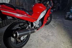 Suzuki RF 600 R 