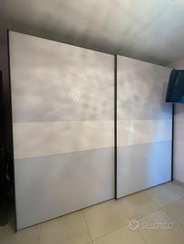 Armadio con ante scorrevoli come nuovo