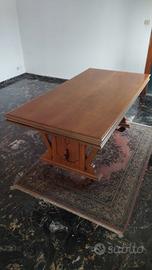 Tavolo in legno massello stile classico
