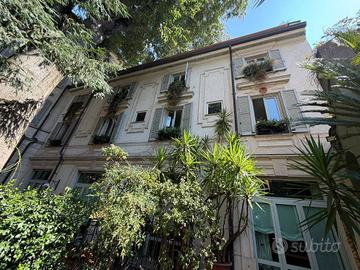 Villa di 600 m² con più di 5 locali a Milano