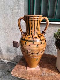 anfora antica in ceramica 