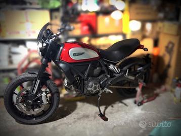 DUCATI SCRAMBLER ICON  RED