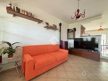 CASA SEMINDIPENDENTE A PINETO