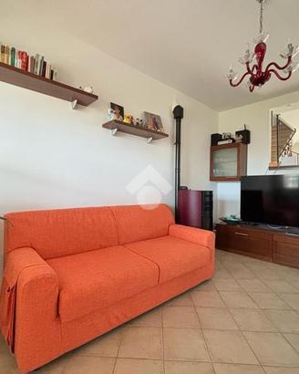 CASA SEMINDIPENDENTE A PINETO