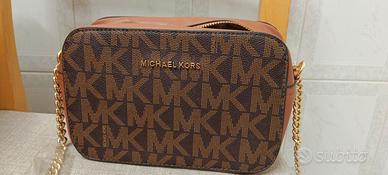 borsa modello michael kors marrone