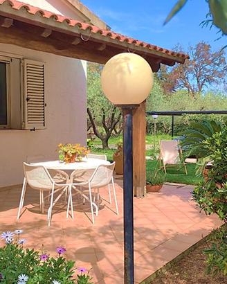 Bilocale con giardino e portico 950 mt dal mare