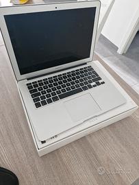 mac book 13.3