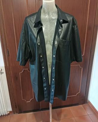 Giacca camicia similpelle mezze maniche Bershka
