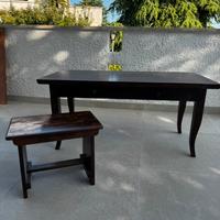 Tavolino in legno e sgabellino