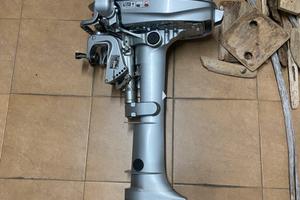 Motore fuoribordo  honda 5cv danneggiato