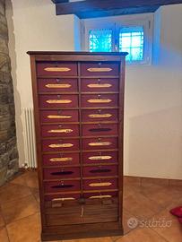 Cassettiere in legno antica