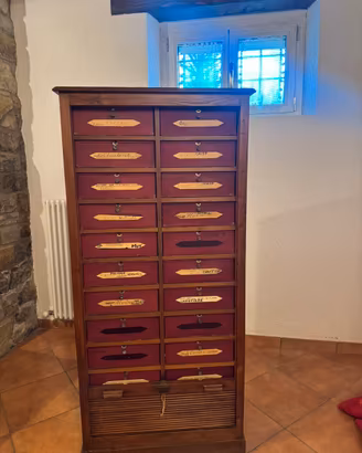 Cassettiere in legno antica