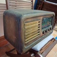 RADIO ANTICA IN LEGNO VINTAGE