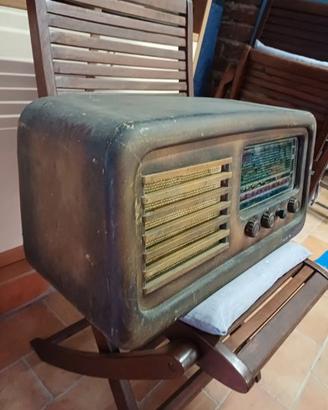 RADIO ANTICA IN LEGNO VINTAGE